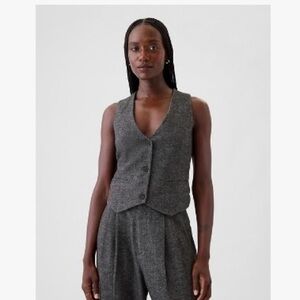 GAP Gray Cropped Button-Up Vest Sz Small